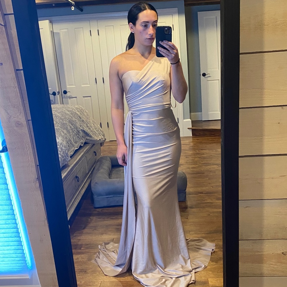 One shoulder gown
